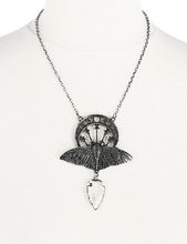 Load image into Gallery viewer, Collier Crystal Moon Moth [ARGENT]
