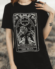 Charger l&#39;image dans la galerie, T-Shirt The Moon Tarot
